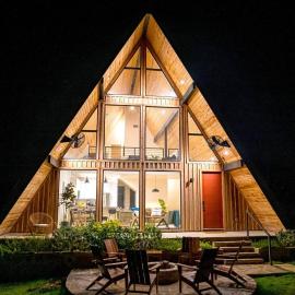 Gruene Daze Chalet - Stylish Aframe - Escape the Ordinary, hotel in New Braunfels
