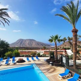 Villa Azure Horizon and Breeze - Panoramic Ocean View and Heated Pool, ξενοδοχείο σε Chayofa