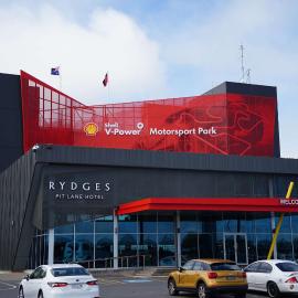 Rydges Pit Lane, hotel u gradu Tejlem Bend