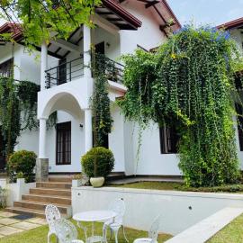 Serene Villa, Hotel in Kadugannawa