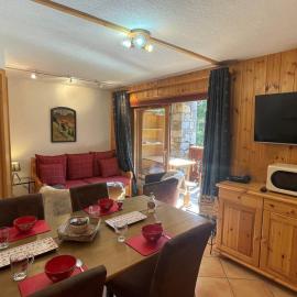 Appartement 2 pièces cabine pour 4 à Méribel avec parking couvert - FR-1-411-677, hotel a Les Allues