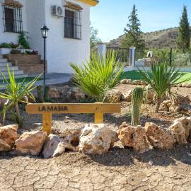 La Masía casa rural junto al río, hotelli kohteessa Almedinilla