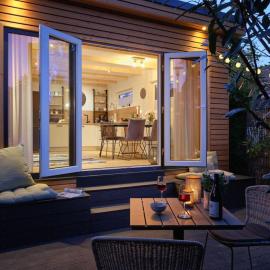 Chalet in Köln - Tinyhouse، فندق في كولونيا