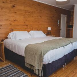 Hotel Puerto Madera, хотел в Pelluhue