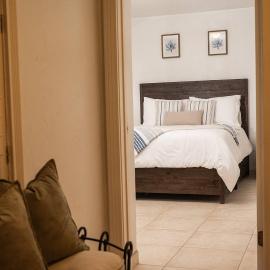 La Casa de Abajo, Hotel in San Antonio del Mar