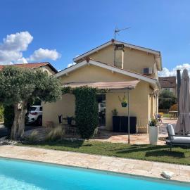Villa individuelle - CHASSIEU, hotel v destinácii Chassieu