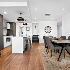 Belle Escapes - Beach Retreat Townhouse Glenelg