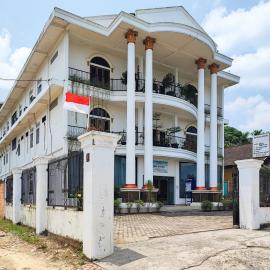RedDoorz Plus Syariah near Simpang Rimbo Jambi 2, hotel i Kinati