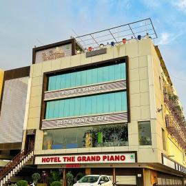 Hotel The Grand Piano - Best Business Hotel in Patan, hotel di Pātan