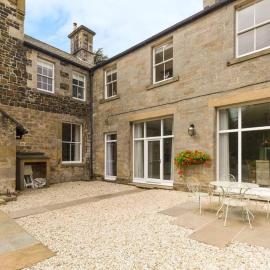 Coach House, Middleton Hall Estate, hotel in Belford