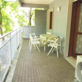 Comfort with terrace at Grado Pineta