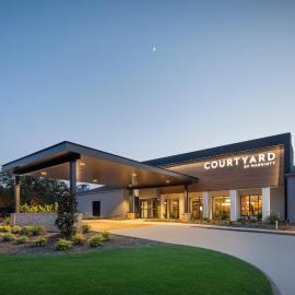 Courtyard Dallas Addison Midway, hotel em Addison