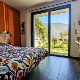 Studio à la campagne au bout du lac d'Annecy, хотел в Дусар