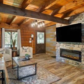 Rustic Luxury in the Pocono Mountains - Stag Lodge, hotell sihtkohas Pocono Lake