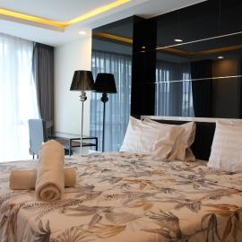 Grand avenue condo by Nan