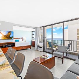 Waikiki condo - ocean views, lanai & beach access