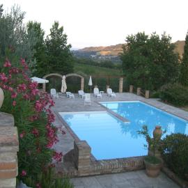 Agriturismo La Campana, hotel a Montefiore dellʼAso