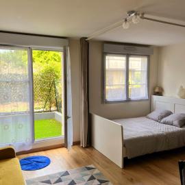 Appartement Disneyland Paris, Val d'Europe, parking, 500m gare Val d'Europe, Hotel in Montévrain