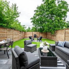 Luxury Stylish Home, Walk to Falls, Fire Pit&More – hotel w mieście Niagara Falls