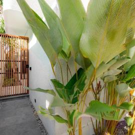 Town House REX, hotel di Kuta