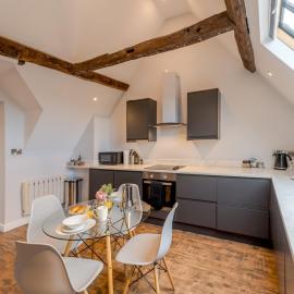 5C Charming Town Centre Apartment With Roof Top Views - Pass the Keys