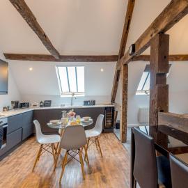 5C Charming Town Centre Apartment With Roof Top Views - Pass the Keys