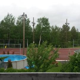 Logement avec stationnement tennis et piscine, hotel sa Saguenay