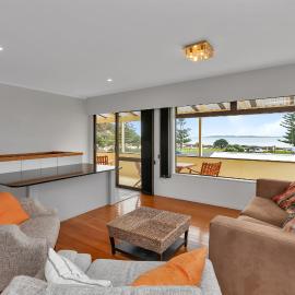 Seaside on Stratford - Cable Bay Holiday Home, hotel in Cable Bay