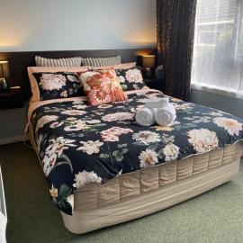 The Cozy Hutt Home