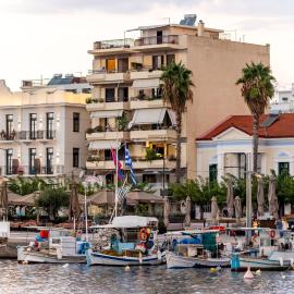 Grand Luxury Apartment Seafront Kalamata, hotel u gradu Kalamata