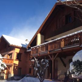 Chalets La Caillaude, отель в Ла-Саль-лез-Альпе