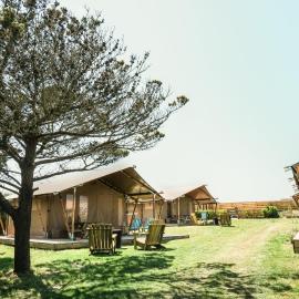 Glamping at Macdonald's Farm, hotel in Saint Ervan