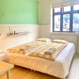 Lille central beliggende lejlighed - hyggelig og tæt på alt, hotel Randersben