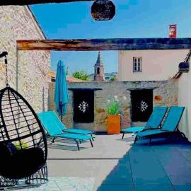 Elegant and Charming Townhouse with roof terrace، فندق في ليمو