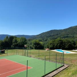 Villa Le Chant des Sapins - Tennis, Pool, Golf, hotel in Le Saulcy