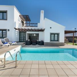 Camelot Holiday Homes by LIVVO