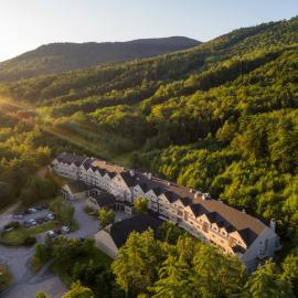 Grand Summit Hotel at Attitash, hotel in Bartlett