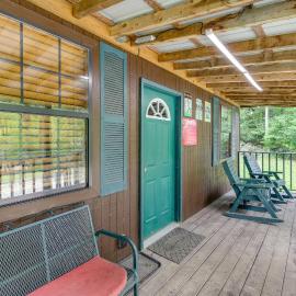 Riverfront Briceville Cabin w/ Patio & Fire Pit!, Hotel in Briceville