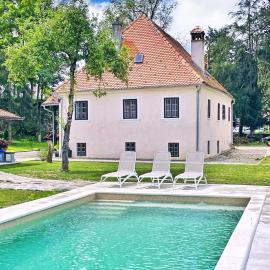 Villa Taborec โรงแรมในซาโมบอร์