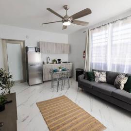 Lux Ramey Cir D 2 king bed w/Wi-Fi near airport.