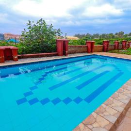 Kiambu में, होटल One bed airbnb with pool by Omuts