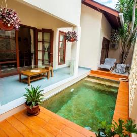 Vibrant Getaway in Seminyak: Villa Buyaya