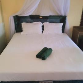 Why Not Bar And Bungalows #3: Pawenang şehrinde bir otel