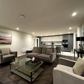 2BR Urban Vista Retreat CHCL F7, hotel in Chigwell