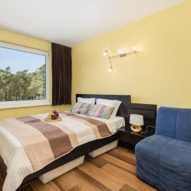 Spokojny Apartament blisko Plaży - Spacerowa - by Noclegi Renters, hotel em Łukęcin