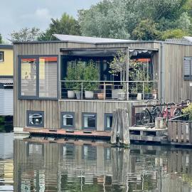 NOVA Houseboat DELUXE Free Bikes, hotel a Amsterdam
