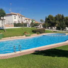 Apartament Casa del Gato Rojo , communal swimming pool , terrace with barbecue