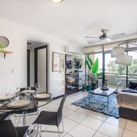 CR MARIPOSA RENTALS Cozy Retreat with Pool,Tennis,Gym,Free WiFi