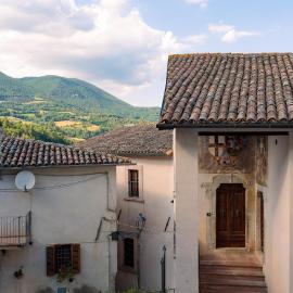 Nera Apartments, hotel a SantʼAnatolia di Narco
