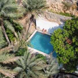 Nomad inn Tiwi, hotel Ḩillat al Ḩişn városában